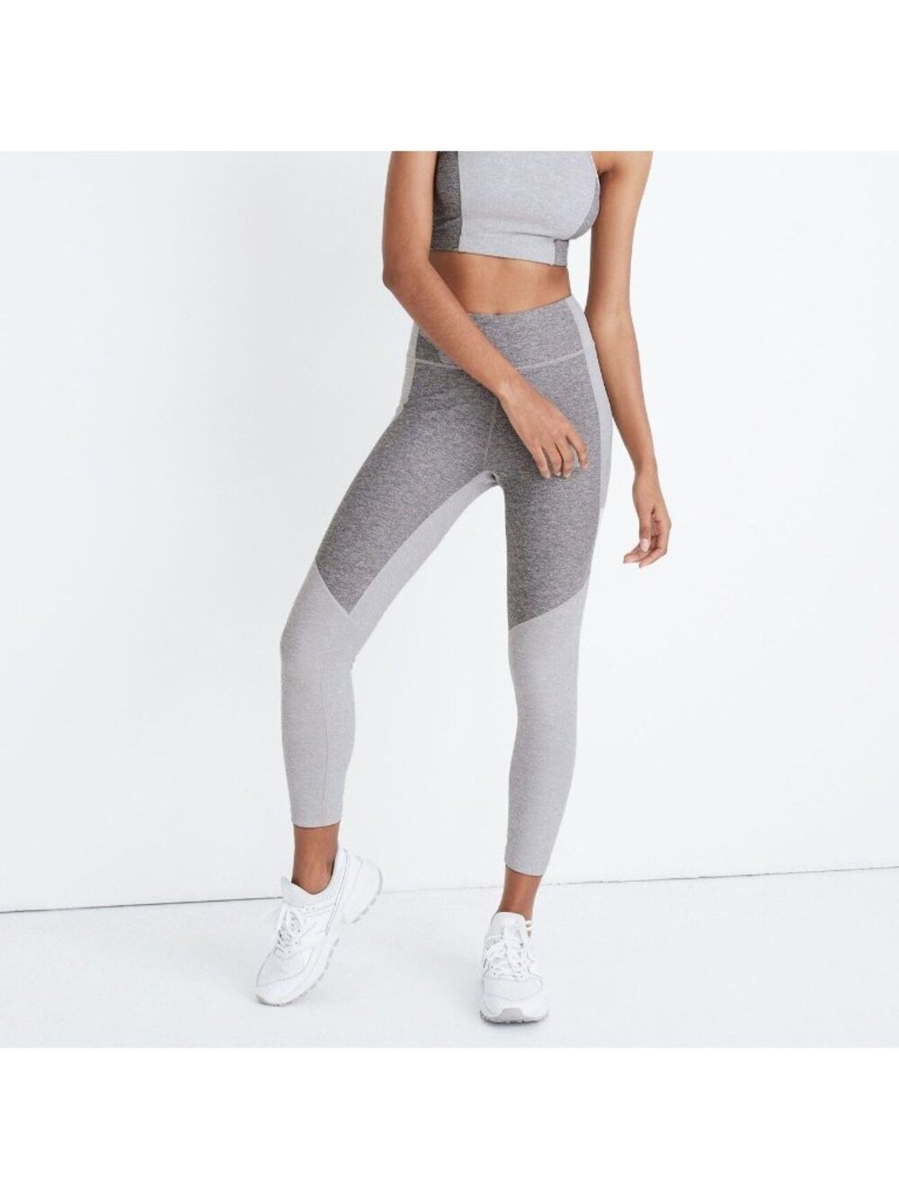 Outdoor Voices Size XS Gray Dove Ash Colorblock Athletic Warmup 3/4 Leggings